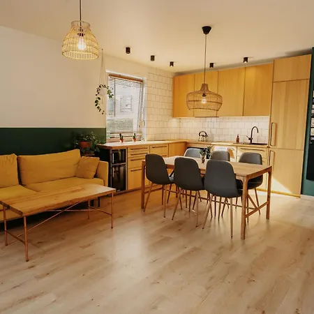 Daire Stylowe Mieszkanie Blisko Targow